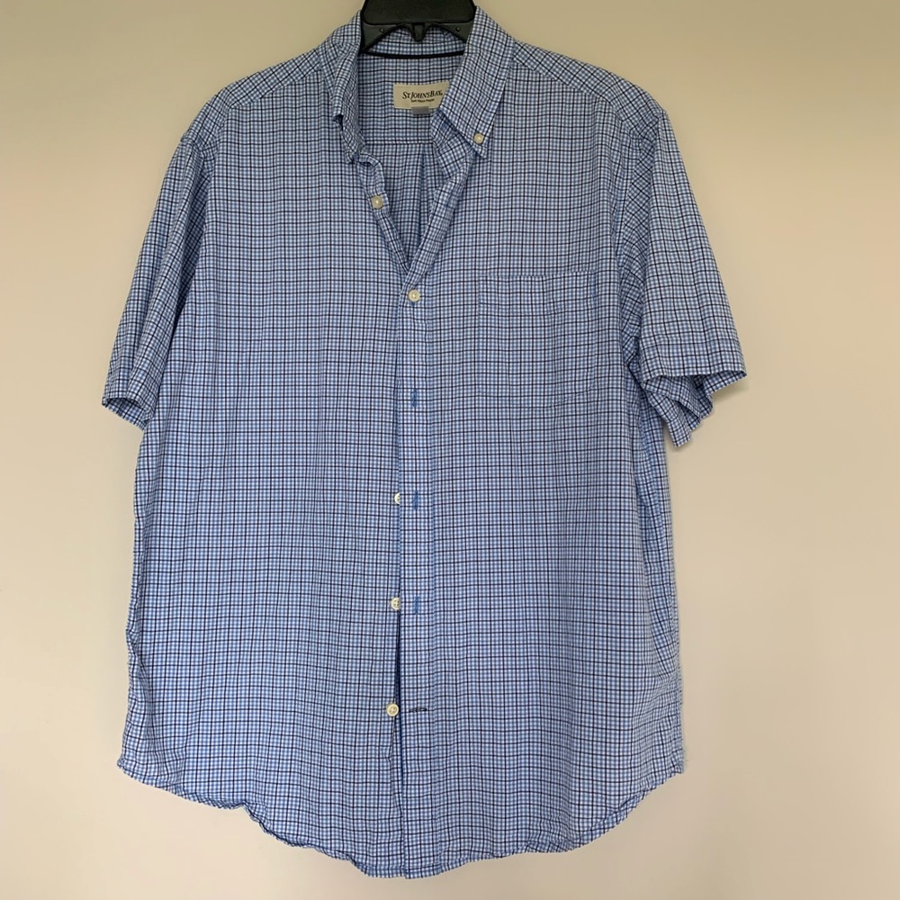 🛍 2/$15 Men’s Size M Soft Wash Poplin Shirt